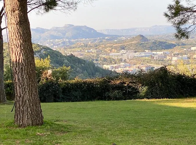 شقة Nostrana Village *