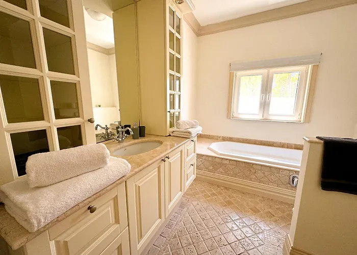 شقة Nostrana Village *