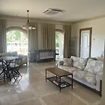 شقة Nostrana Village