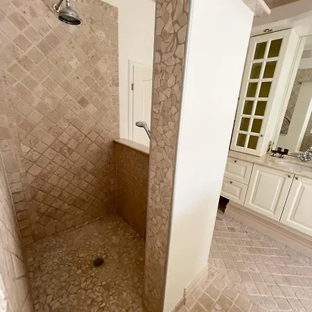 Nostrana Village Apartment *
