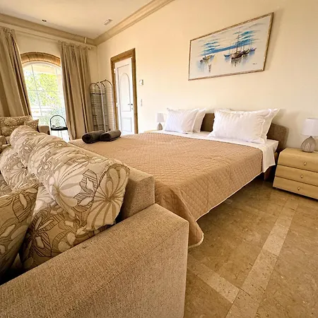 Nostrana Village شقة *